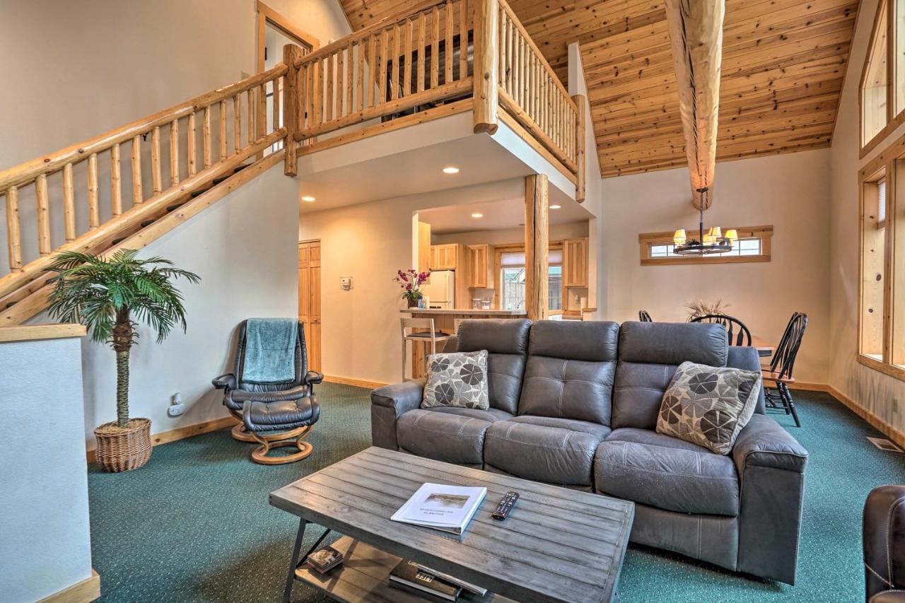 Chalet At Running Y Resort With Wraparound Deck! 클라마스 팔스 외부 사진
