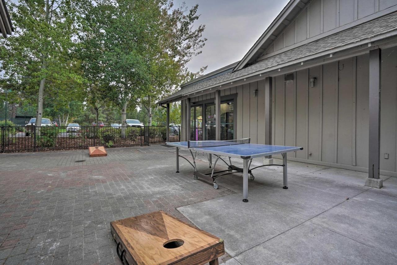 Chalet At Running Y Resort With Wraparound Deck! 클라마스 팔스 외부 사진