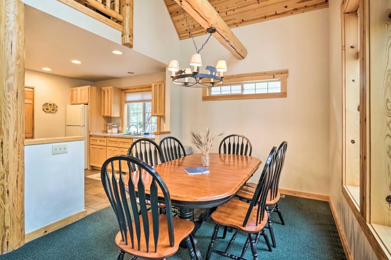 Chalet At Running Y Resort With Wraparound Deck! 클라마스 팔스 외부 사진