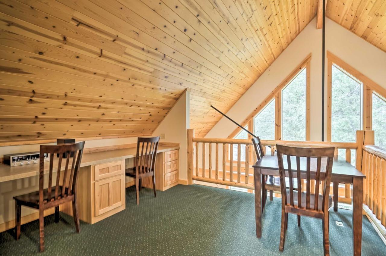 Chalet At Running Y Resort With Wraparound Deck! 클라마스 팔스 외부 사진
